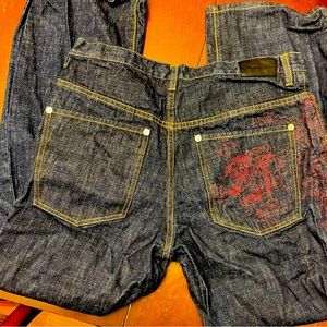 BEAUTIFUL WRAP AROUND DESIGN SEAN JOHN JEANS